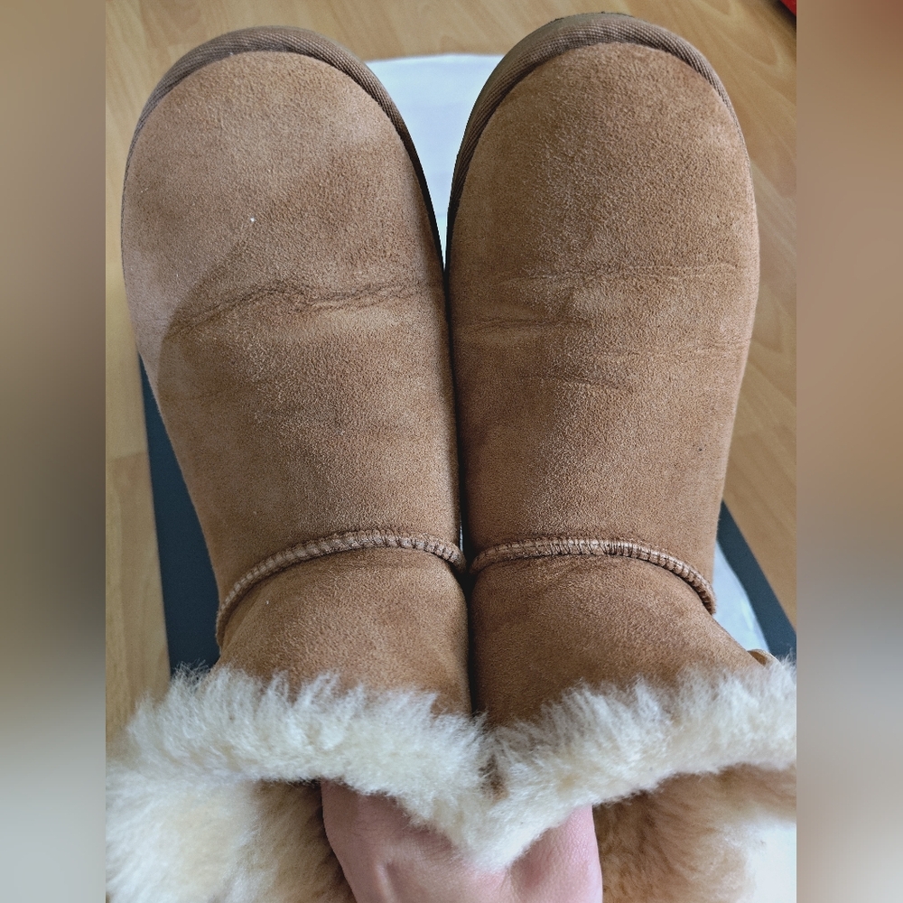 UGG Tan Short Shearling Winter Boots - 7 US/38 EU - Picture 8 of 11